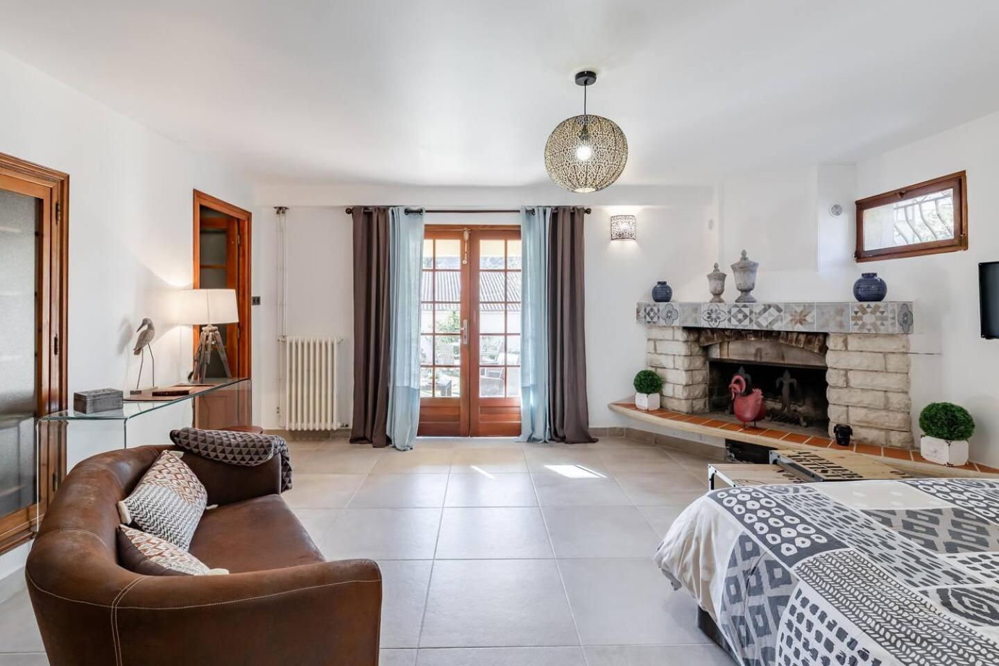 L'Angeannie Villa Рокфор-ла-Бедюл Екстериор снимка